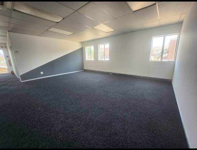 203M² OFFICE TO LET IN RANDJESPARK